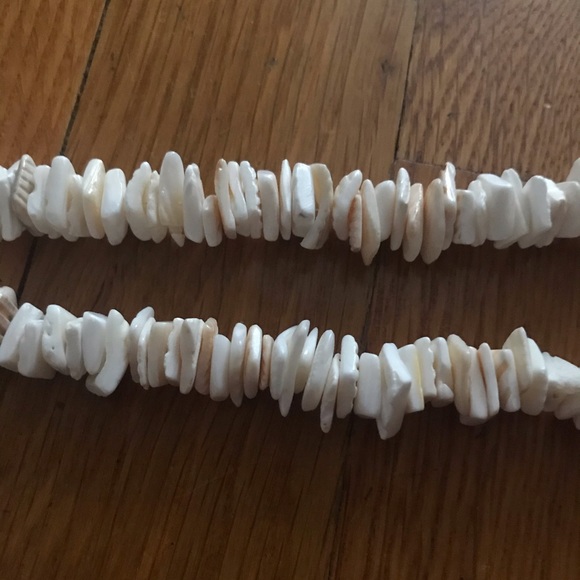White Puka Shell Necklace - Picture 2 of 4